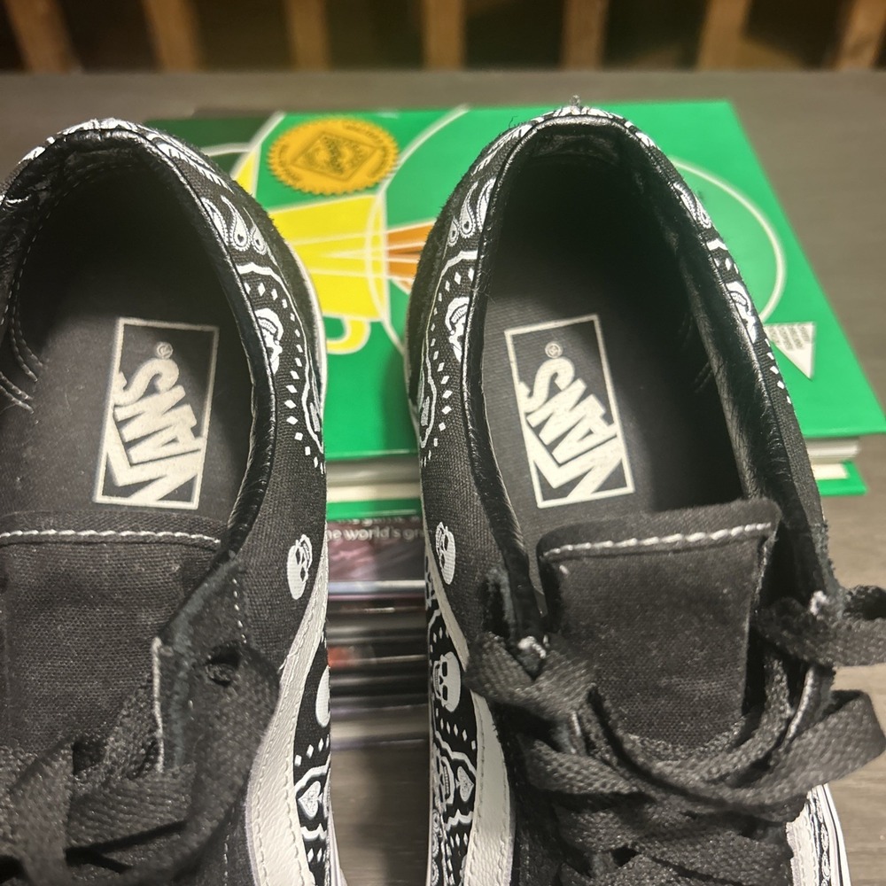 Vans Black And White Skulls And Paisley Collab 9.5 Men's CLEAN - Picture 3 of 13